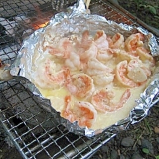キャンプご飯　エビのマヨネーズ焼き